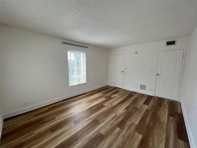 5221 Geneva Way 208, Doral, FL 33166