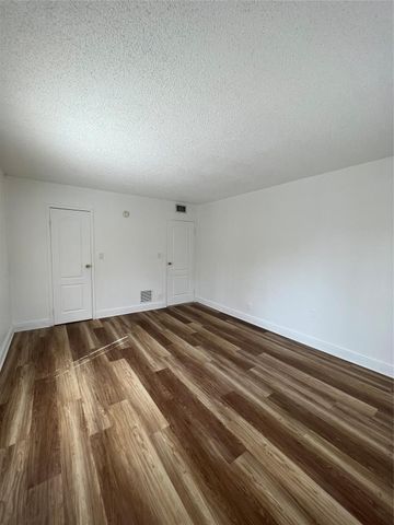 5221 Geneva Way 208, Doral, FL 33166