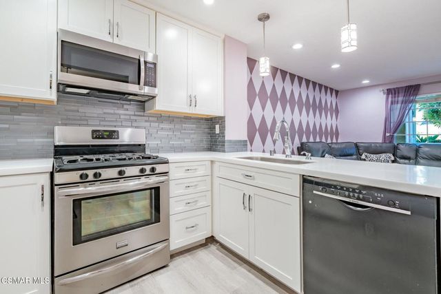 1043 Waltham Road E, Simi Valley, CA 93065