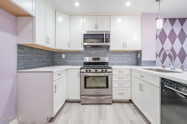 1043 Waltham Road E, Simi Valley, CA 93065