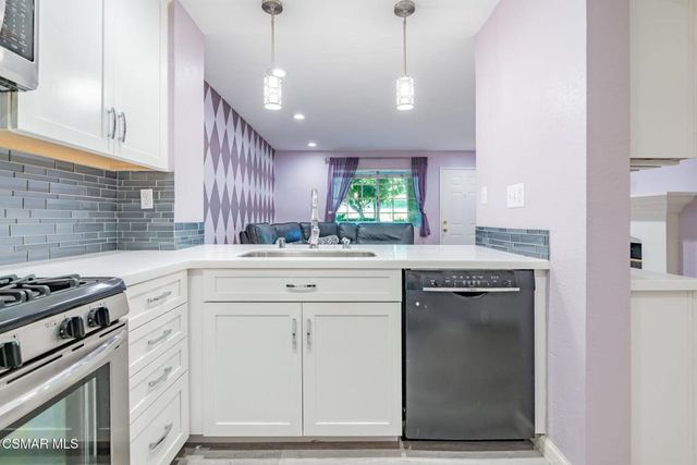 1043 Waltham Road E, Simi Valley, CA 93065