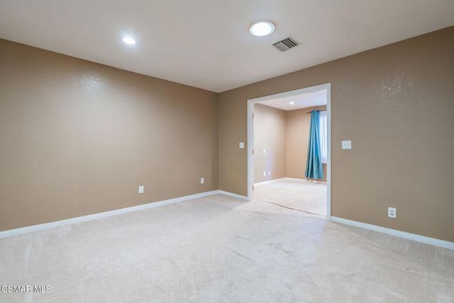 1043 Waltham Road E, Simi Valley, CA 93065