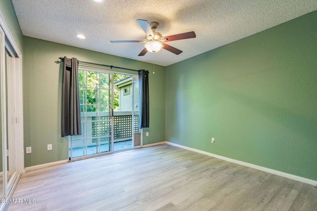 1043 Waltham Road E, Simi Valley, CA 93065