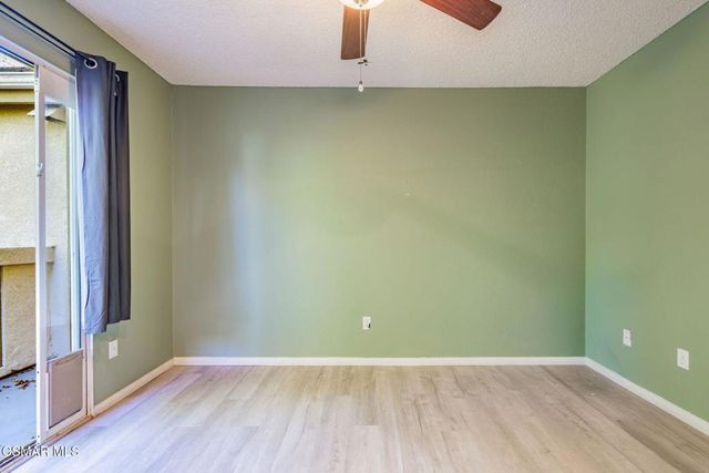 1043 Waltham Road E, Simi Valley, CA 93065