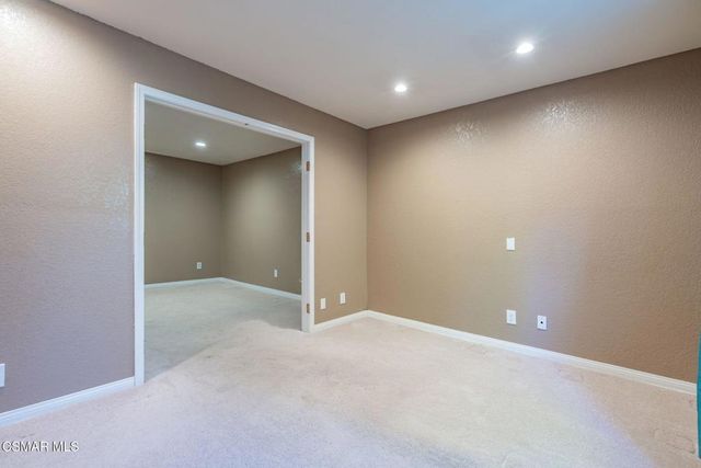 1043 Waltham Road E, Simi Valley, CA 93065