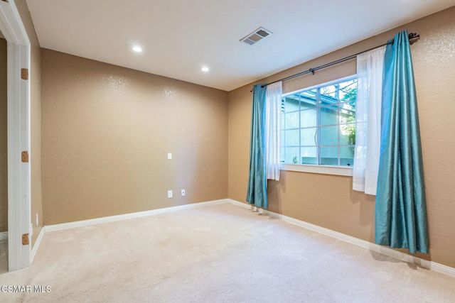 1043 Waltham Road E, Simi Valley, CA 93065