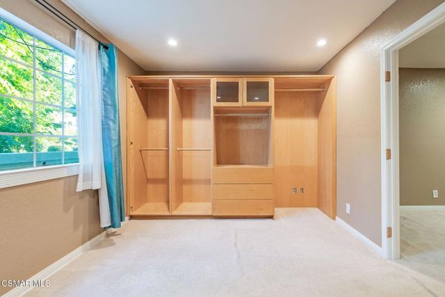 1043 Waltham Road E, Simi Valley, CA 93065