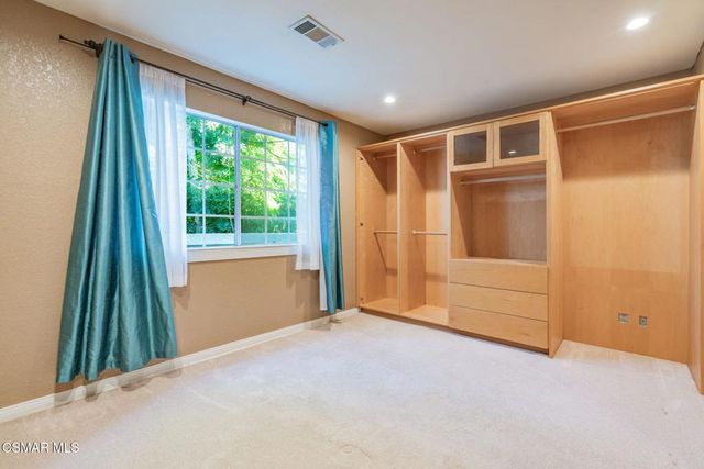 1043 Waltham Road E, Simi Valley, CA 93065