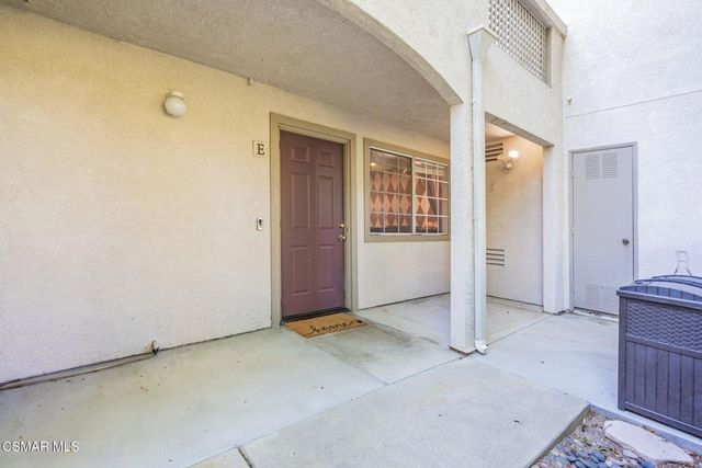 1043 Waltham Road E, Simi Valley, CA 93065