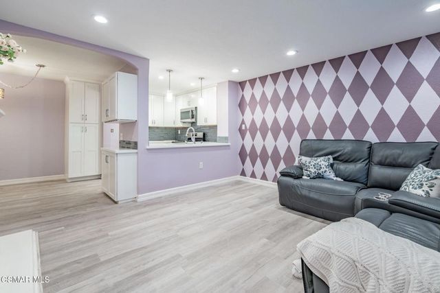 1043 Waltham Road E, Simi Valley, CA 93065