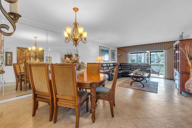 7351 Kinghurst Drive 108, Delray Beach, FL 33446