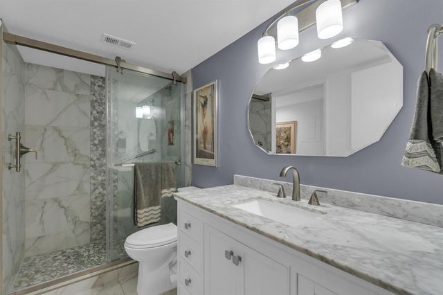 7351 Kinghurst Drive 108, Delray Beach, FL 33446