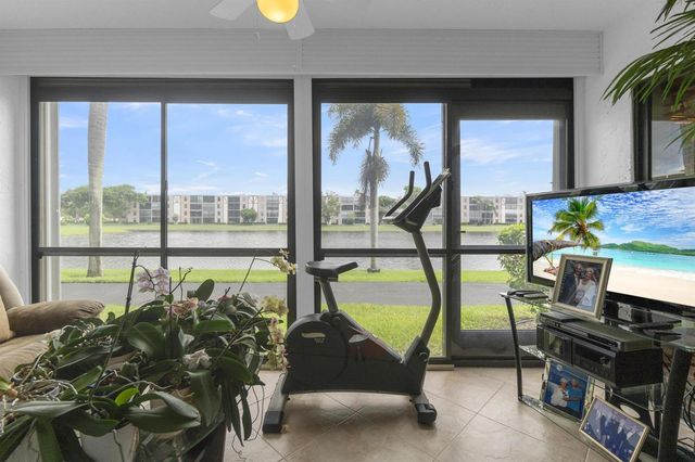 7351 Kinghurst Drive 108, Delray Beach, FL 33446