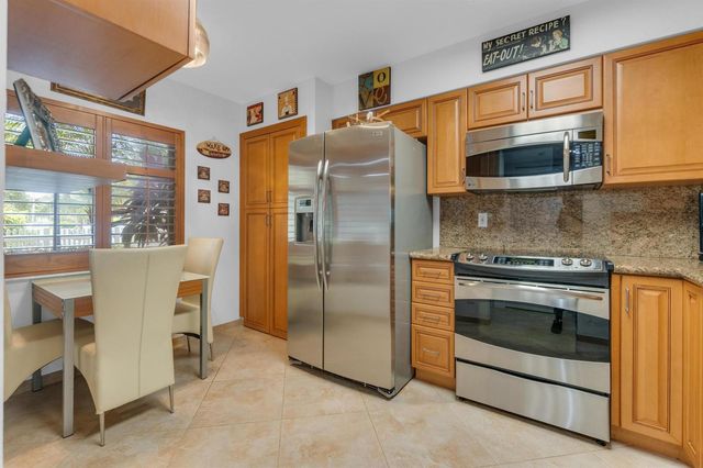 7351 Kinghurst Drive 108, Delray Beach, FL 33446