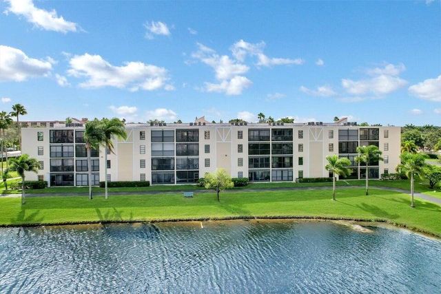 7351 Kinghurst Drive 108, Delray Beach, FL 33446