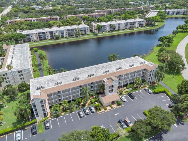 7351 Kinghurst Drive 108, Delray Beach, FL 33446