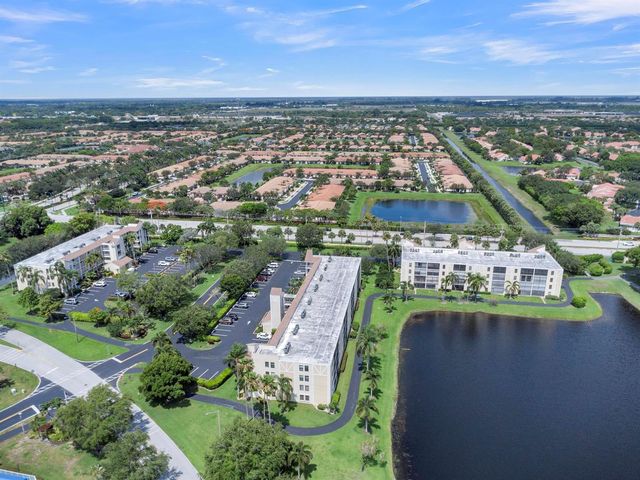 7351 Kinghurst Drive 108, Delray Beach, FL 33446