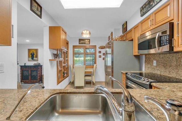 7351 Kinghurst Drive 108, Delray Beach, FL 33446