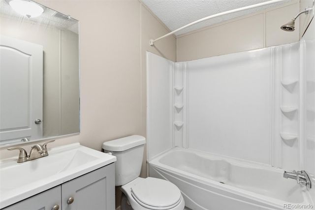 435 N 35th Avenue, Greeley, CO 80631