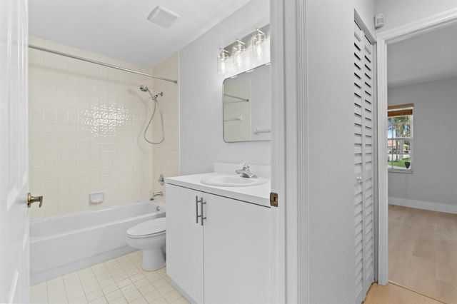 13452 NW 5th Court, Plantation, FL 33325