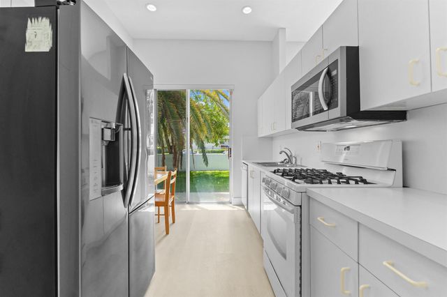 13452 NW 5th Court, Plantation, FL 33325