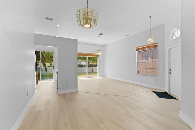 13452 NW 5th Court, Plantation, FL 33325