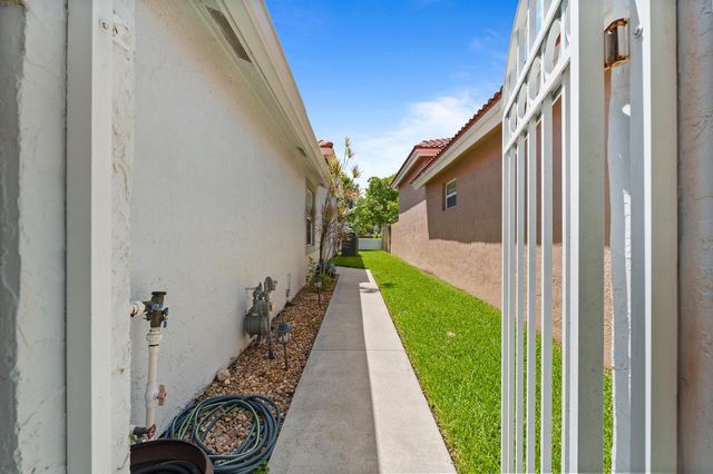 13452 NW 5th Court, Plantation, FL 33325