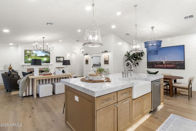 4854 E BLANCHE Drive, Scottsdale, AZ 85254