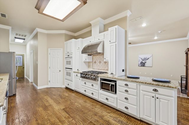4111 Cimmaron Trail, De Cordova, TX 76049