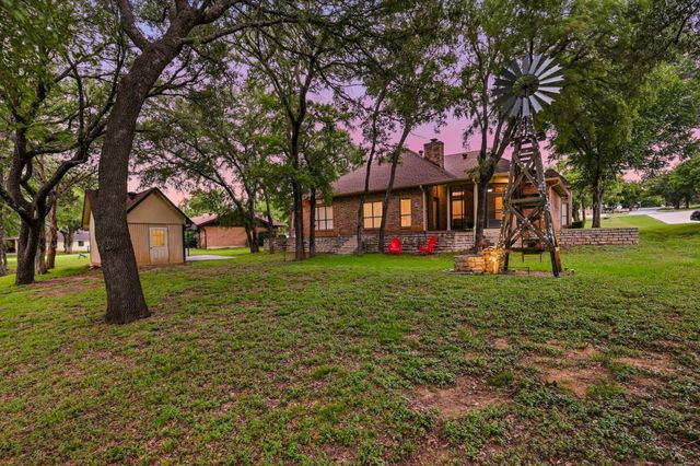 4111 Cimmaron Trail, De Cordova, TX 76049