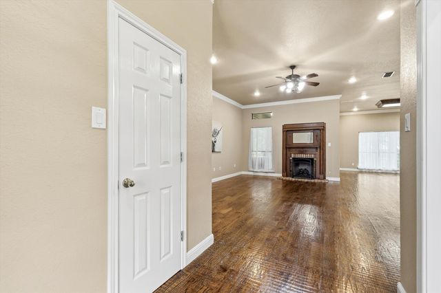 4111 Cimmaron Trail, De Cordova, TX 76049