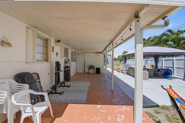 681 W 55th Place, Hialeah, FL 33012