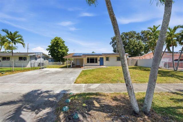 681 W 55th Place, Hialeah, FL 33012