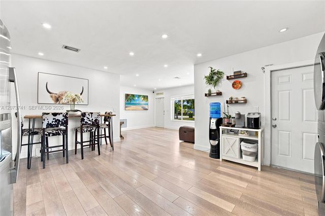 681 W 55th Place, Hialeah, FL 33012