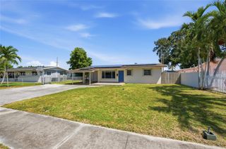 681 W 55th Place, Hialeah, FL 33012
