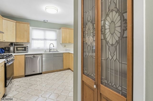 154 Marion Dr, West Orange Twp., NJ 07052