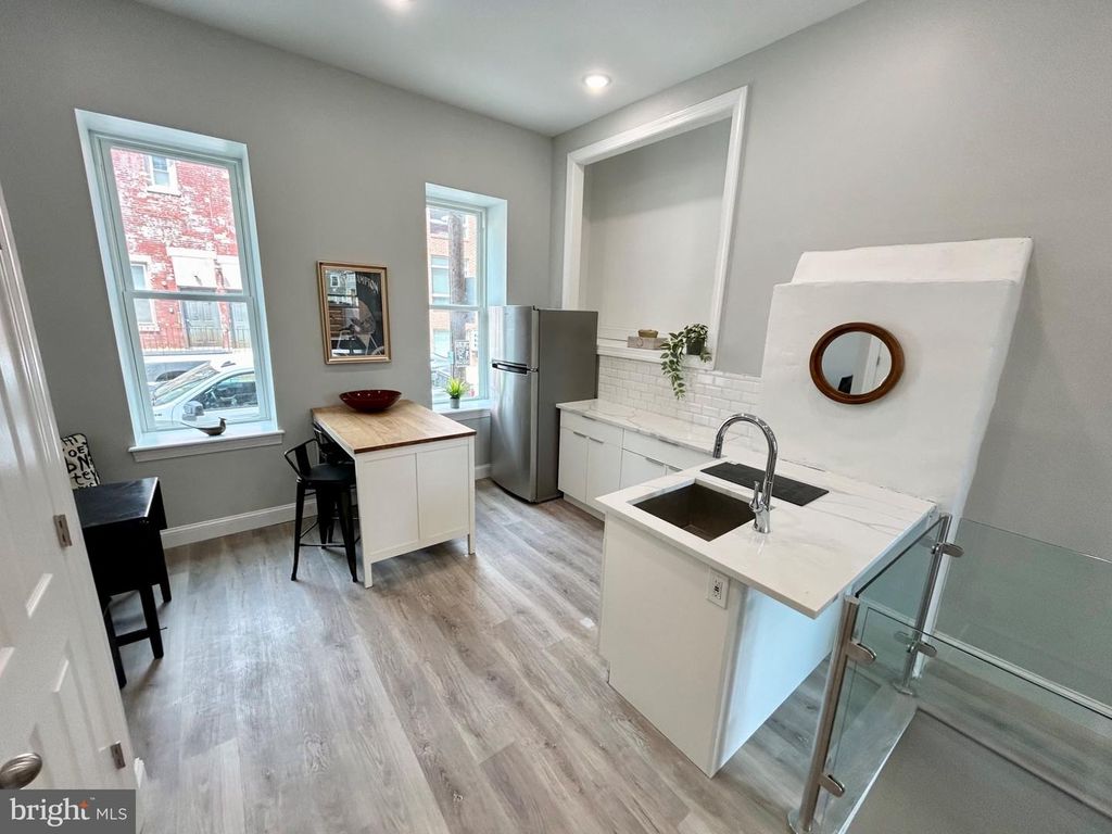 1233 N 6TH ST, Philadelphia, PA 19122 — photo 2