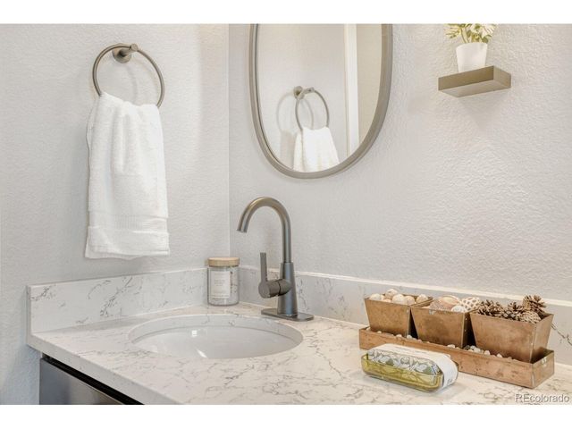 2826 S Fox Ct, Englewood, CO 80110