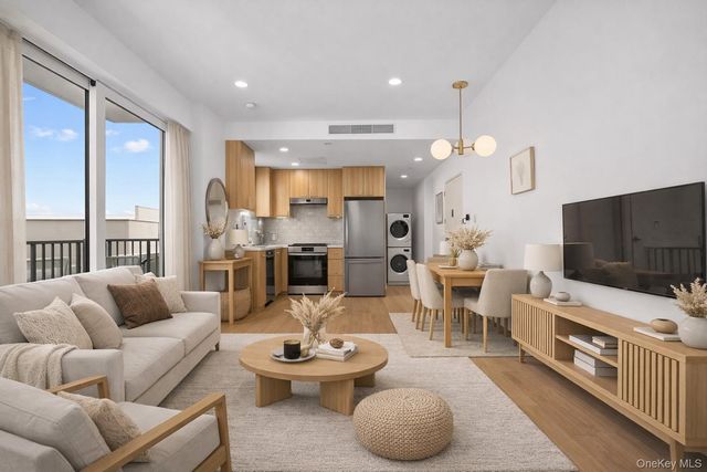 150-02 Northern Blvd 4C, Flushing, NY 11354