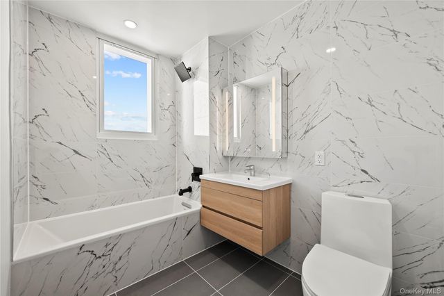150-02 Northern Blvd 4C, Flushing, NY 11354