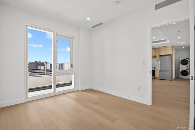 150-02 Northern Blvd 4C, Flushing, NY 11354