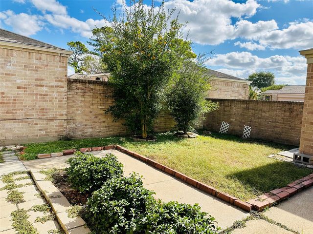 18530 Meadows Way Drive, Houston, TX 77084
