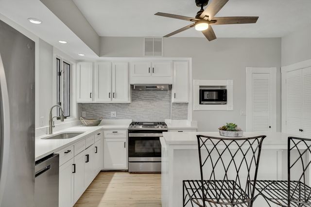 124 Chestnut St 2, Brookline, MA 02445