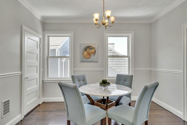 124 Chestnut St 2, Brookline, MA 02445