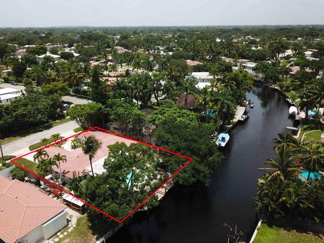709 W Royal Palm Road, Boca Raton, FL 33486