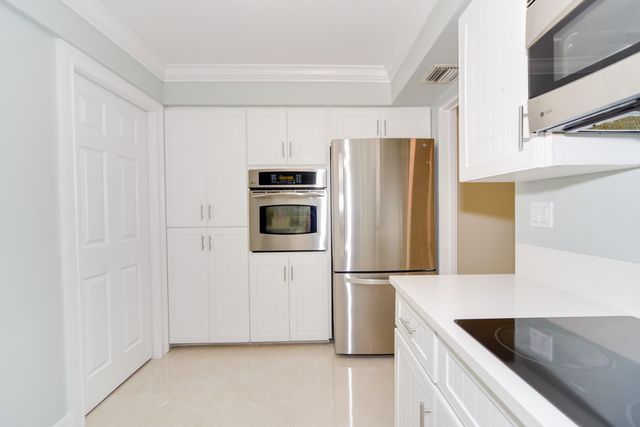 709 W Royal Palm Road, Boca Raton, FL 33486