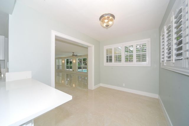 709 W Royal Palm Road, Boca Raton, FL 33486