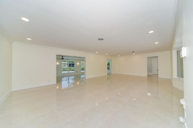 709 W Royal Palm Road, Boca Raton, FL 33486