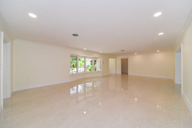 709 W Royal Palm Road, Boca Raton, FL 33486