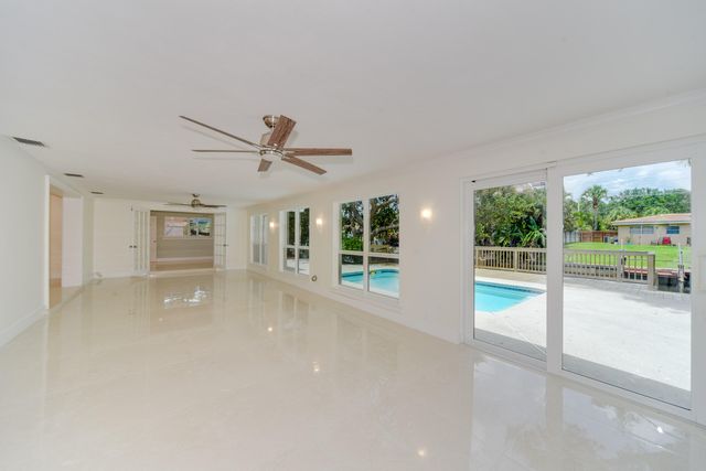 709 W Royal Palm Road, Boca Raton, FL 33486